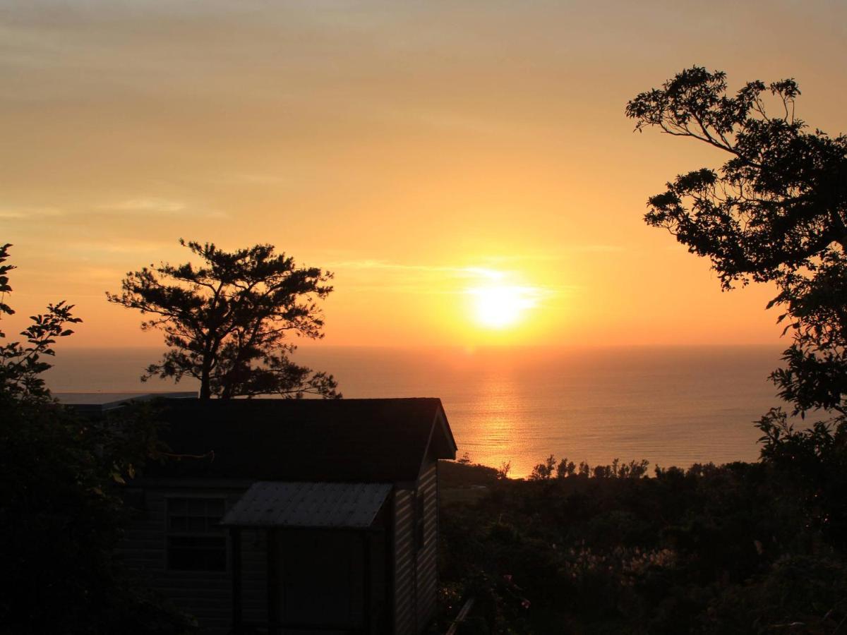 Panorama Ocean View Cottage Motobu Esterno foto
